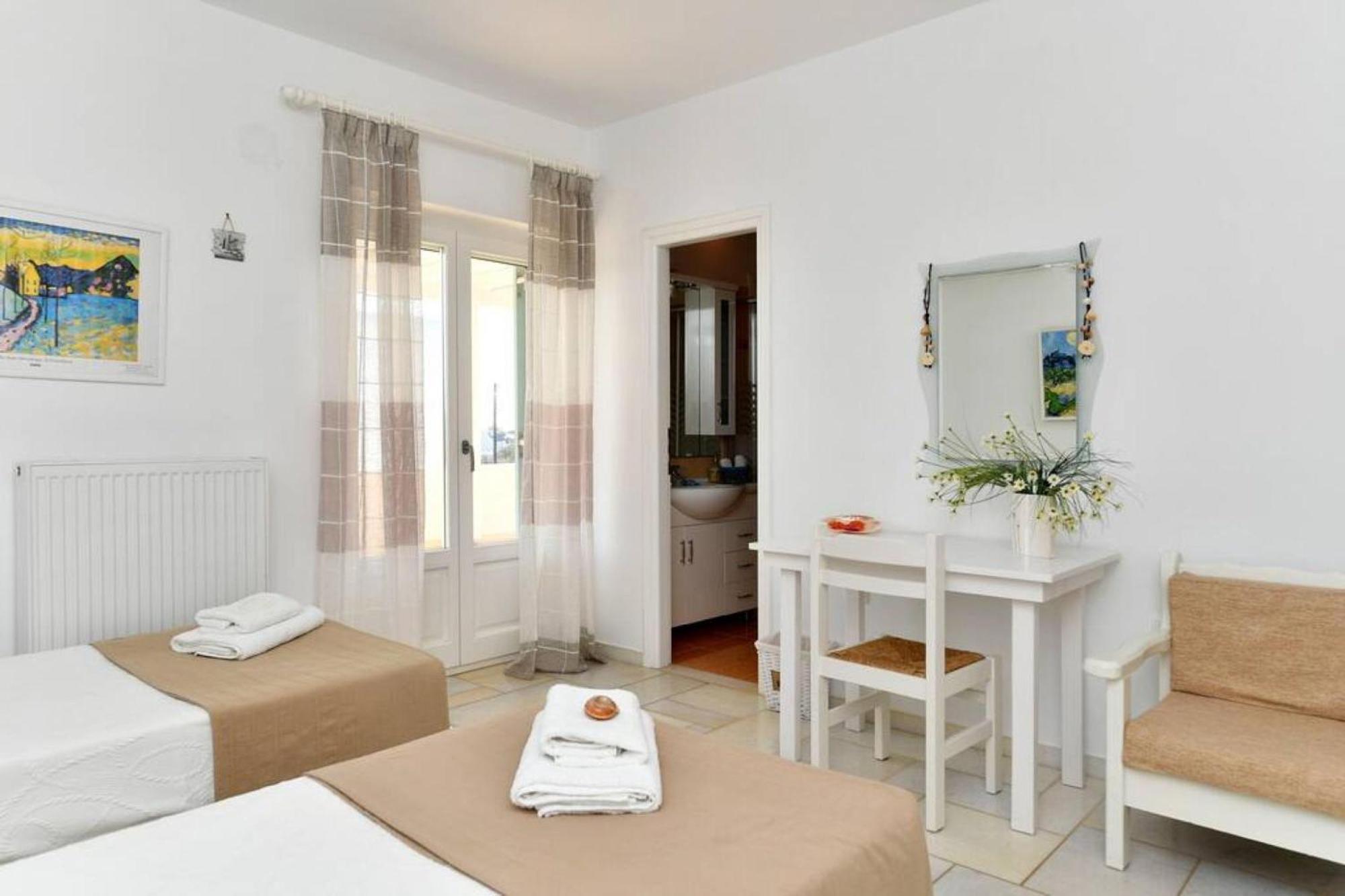 Villa Dionysos In Aliki Екстериор снимка