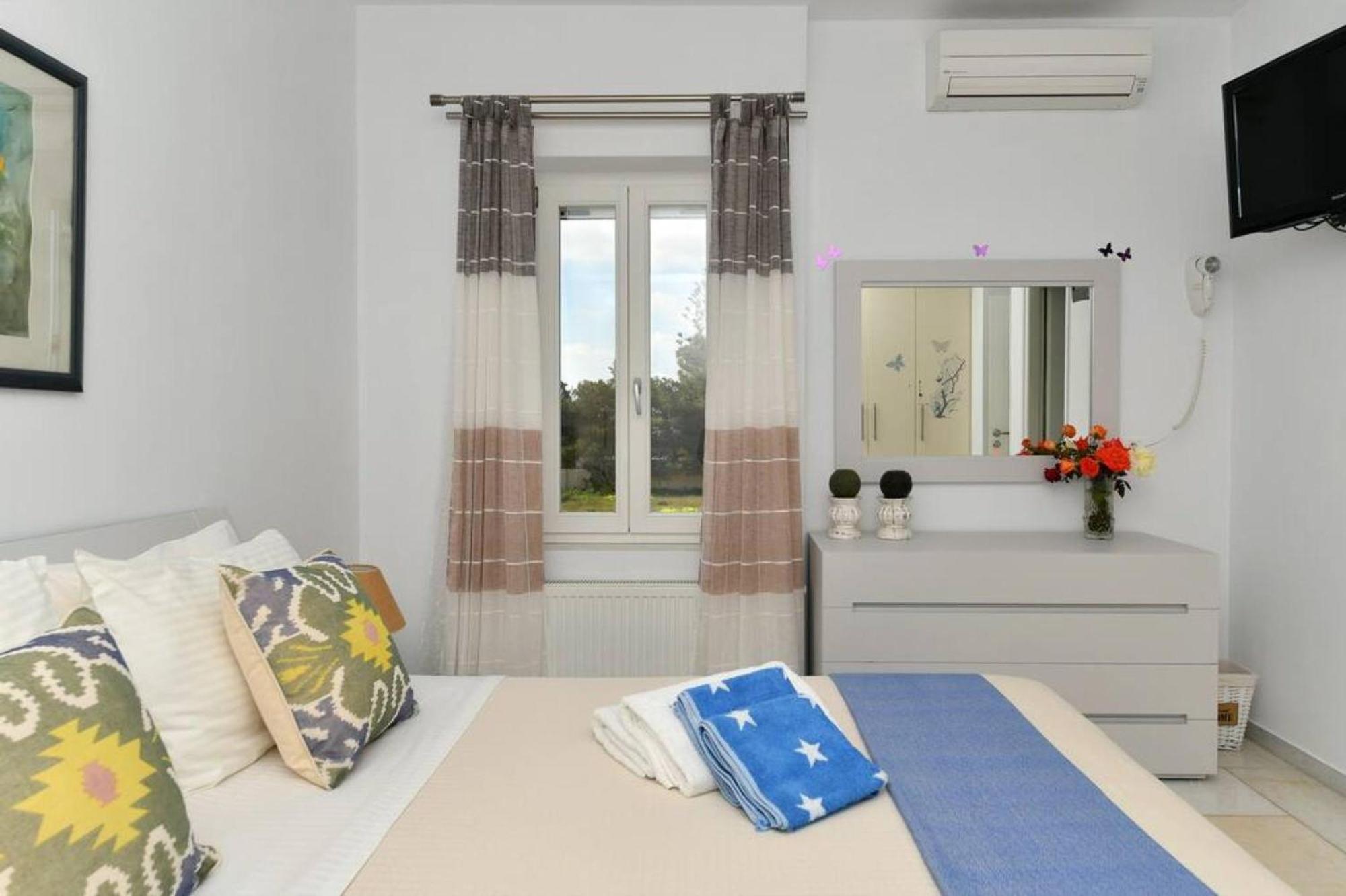 Villa Dionysos In Aliki Екстериор снимка
